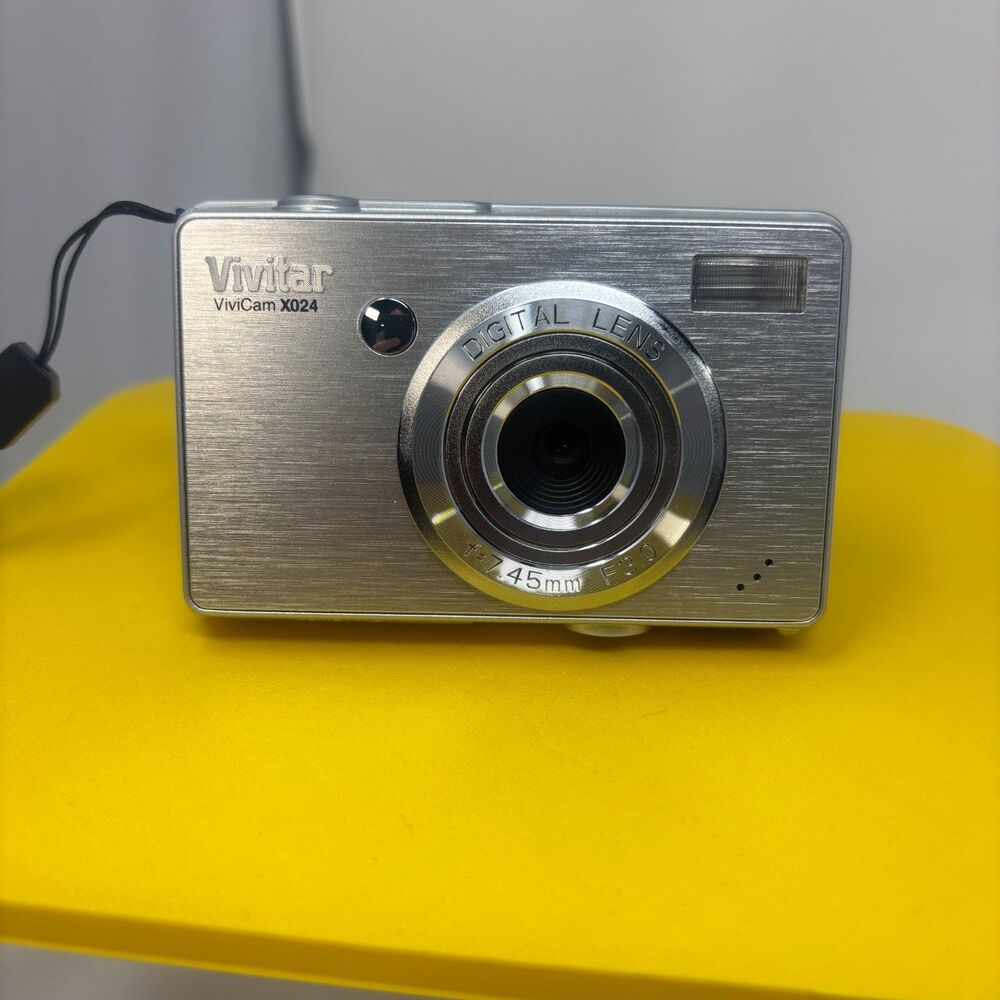 Camera Vivitar ViviCam X024 10.1MP Digital Silver, Battery Operated, Tested !